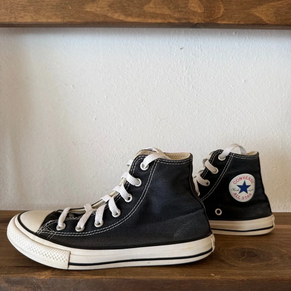 Converse Chuck Taylor All Star High Top Black Canvas Sneakers Youth US Size 2